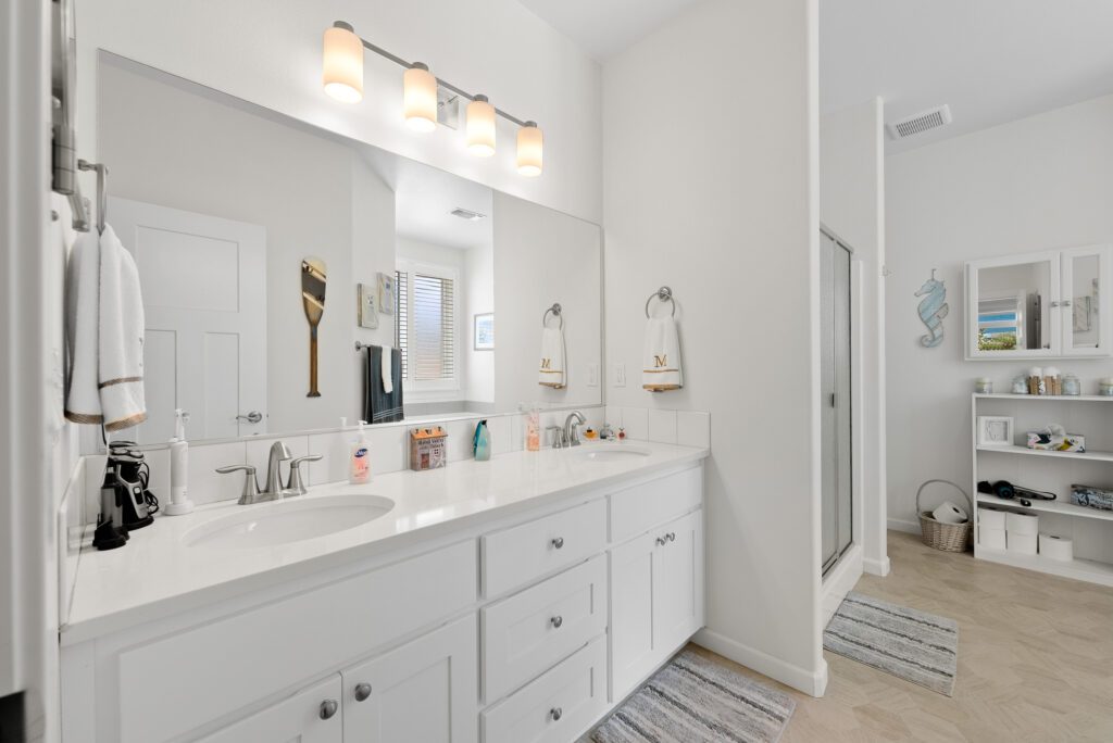 Home Plan 2232 primary bath.