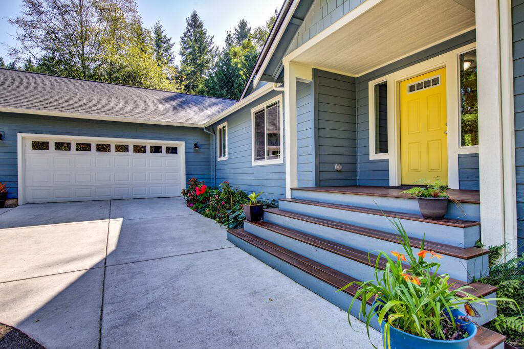 Home Plan 2443 front covered porch.