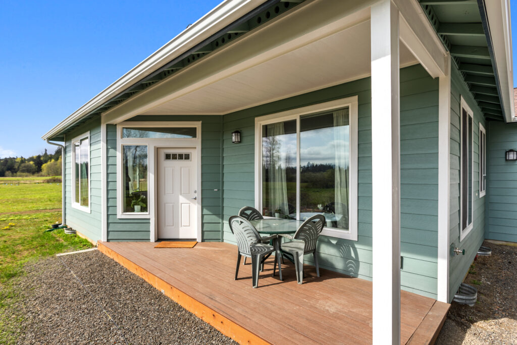 Home Plan 1248 front exterior covered porch.