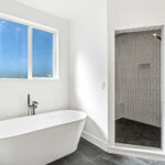 Home Plan 1940A tub in primary bath.