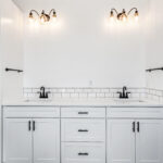 Home Plan 1940A primary bath.