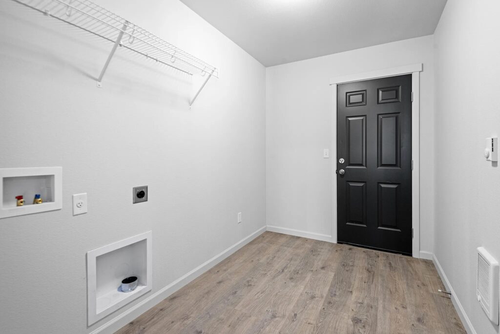 Home Plan 1721 laundry room.