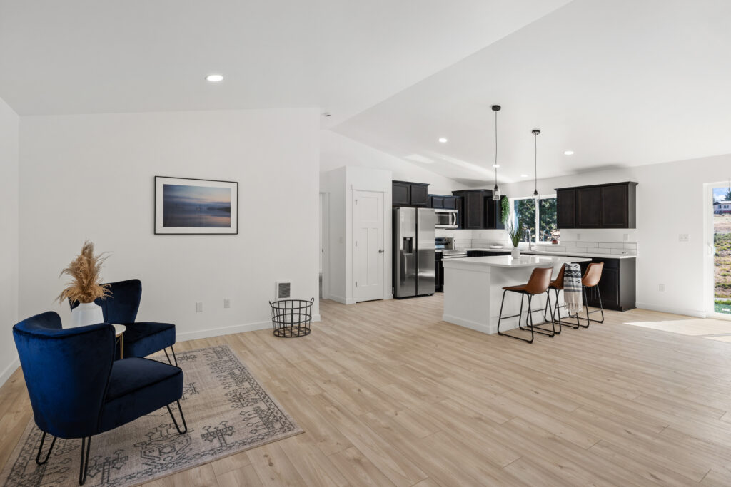 Home Plan 1491 kitchen and living.