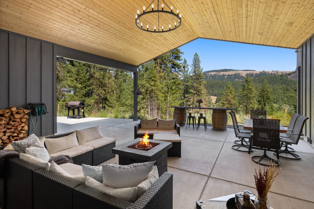 Home Plan 3295 outdoor living space.