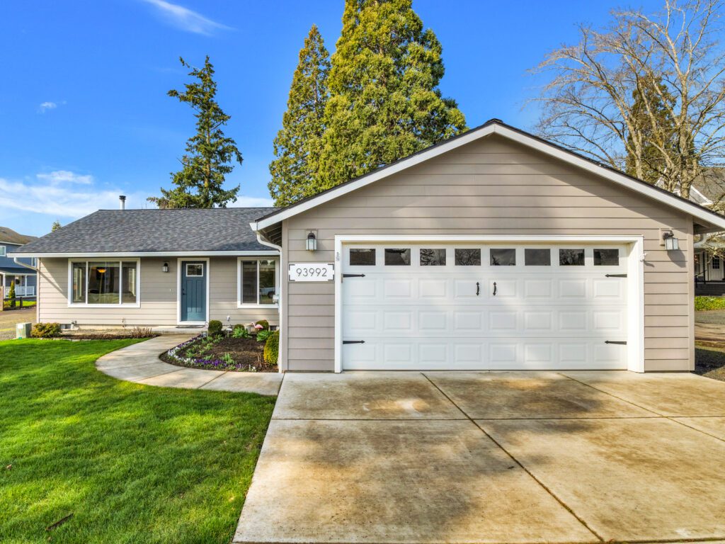 Home Plan 1664 front exterior.