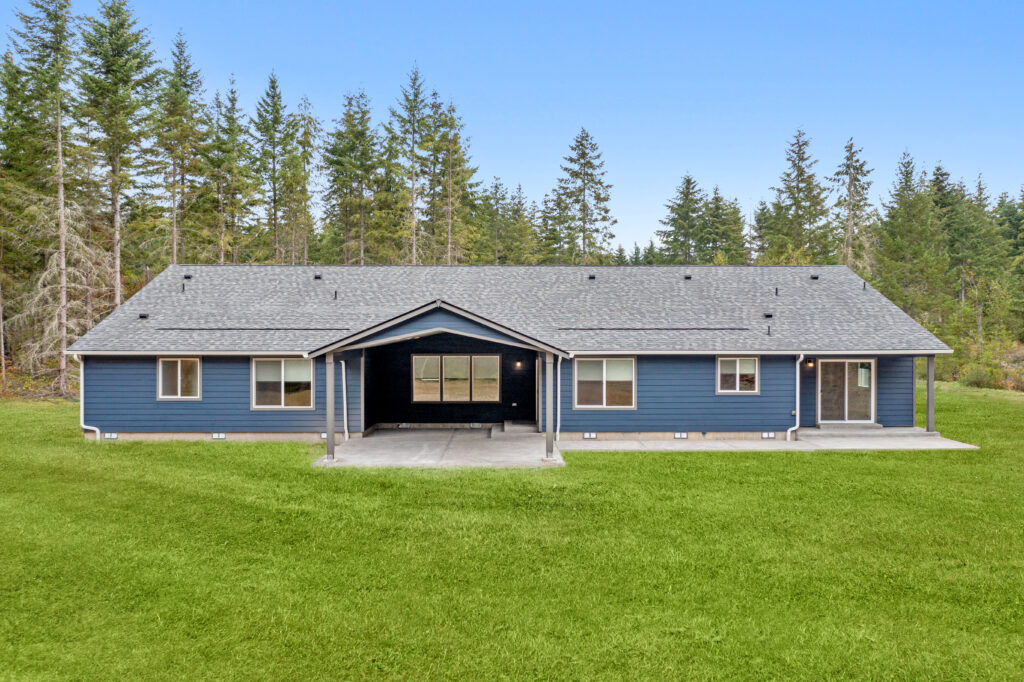 Home Plan 3464 back exterior.