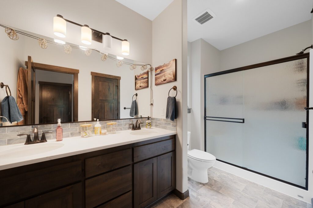 Home Plan 2345 bath.