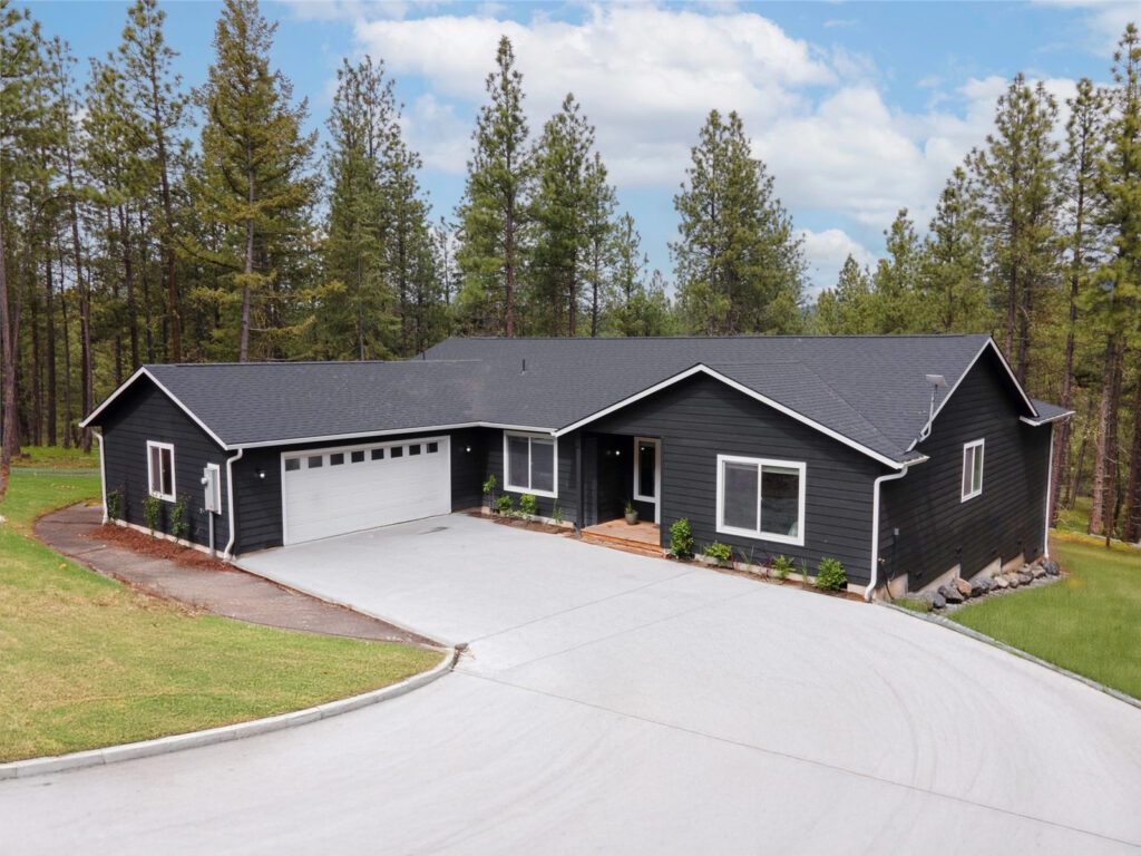 Home Plan 2232 front exterior.