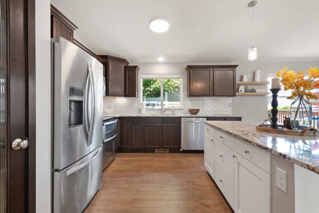 Home Plan 1716 kitchen.