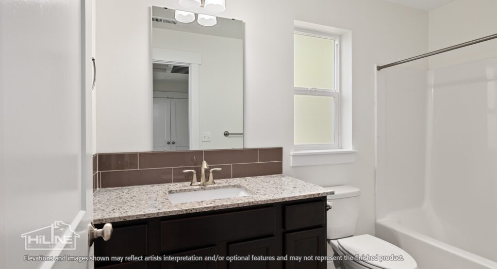 Home Plan 1675 bath.