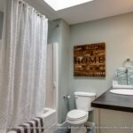 Home Plan 1716 bathroom.