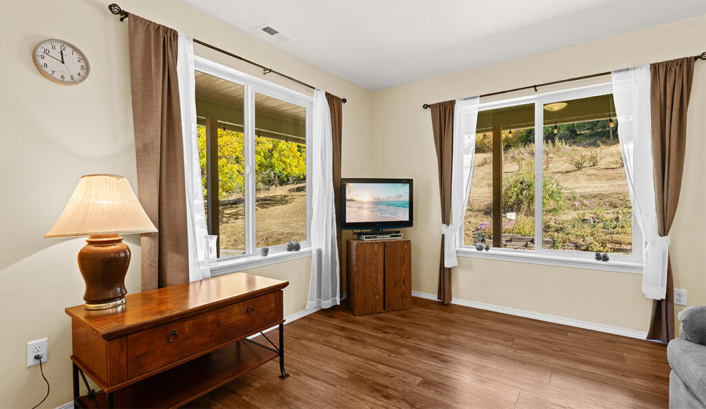 Sitting room in home plan 1768.