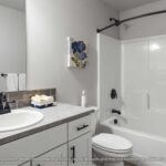 Home Plan 1940A bath.