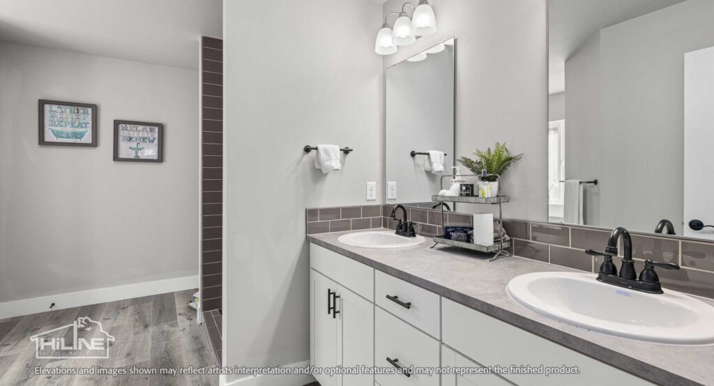 Home Plan 1940A primary bath.