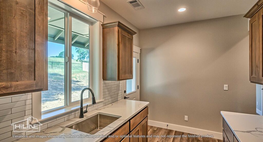 Home Plan 2576 butlers pantry.