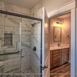 Home Plan 2576 primary bath.