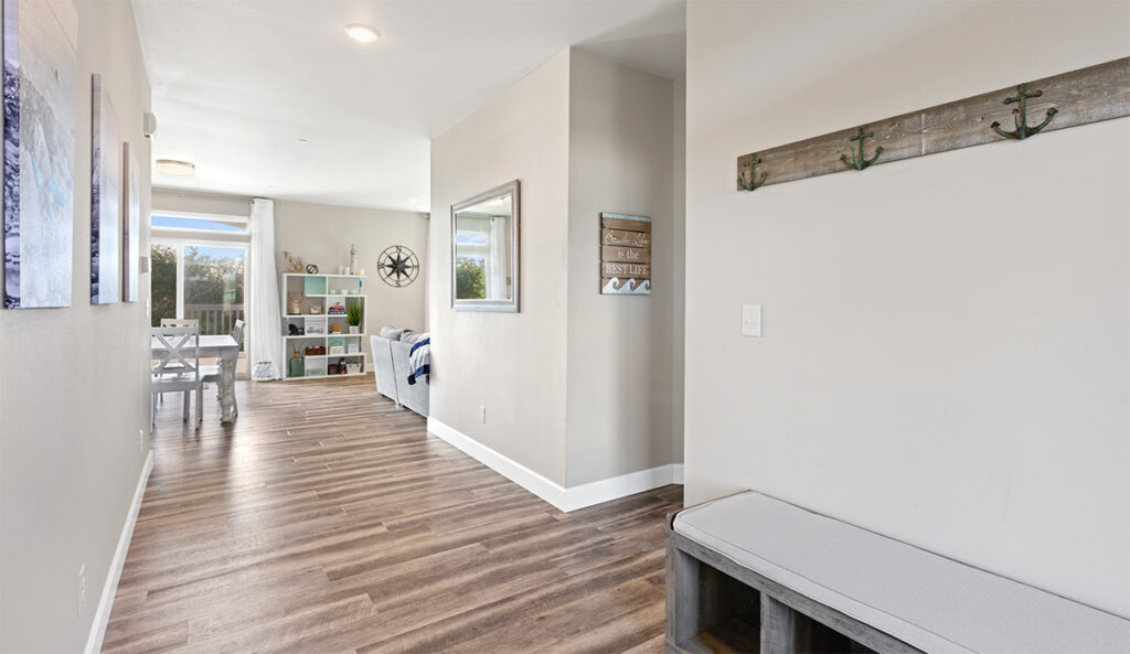 Foyer in home plan 3072.