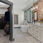 Home Plan 3295 primary bath.