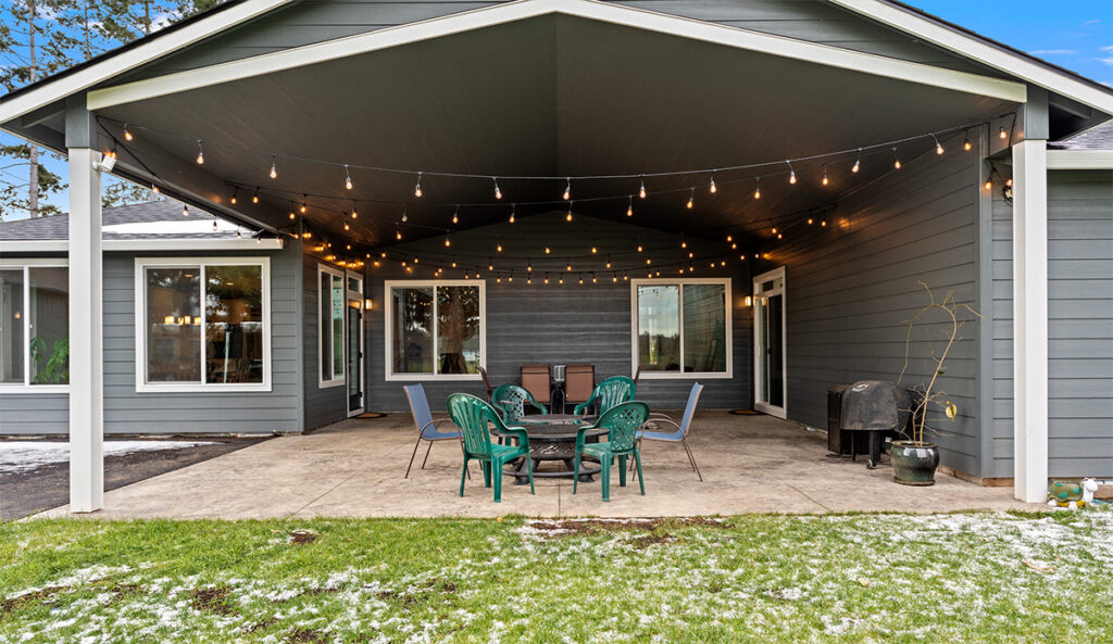 Exterior covered back pation.