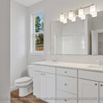 Home Plan 875 bath.