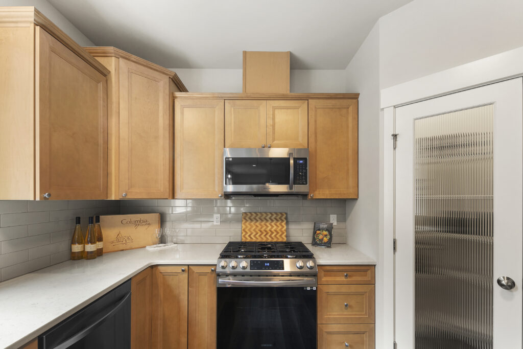 Home Plan 2373 kitchen.