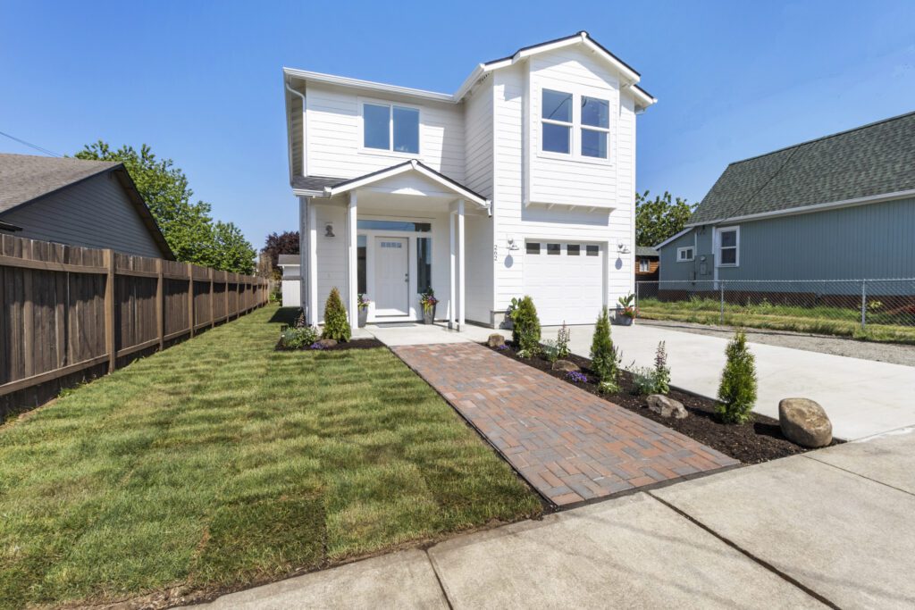 Home Plan 1675 front exterior.