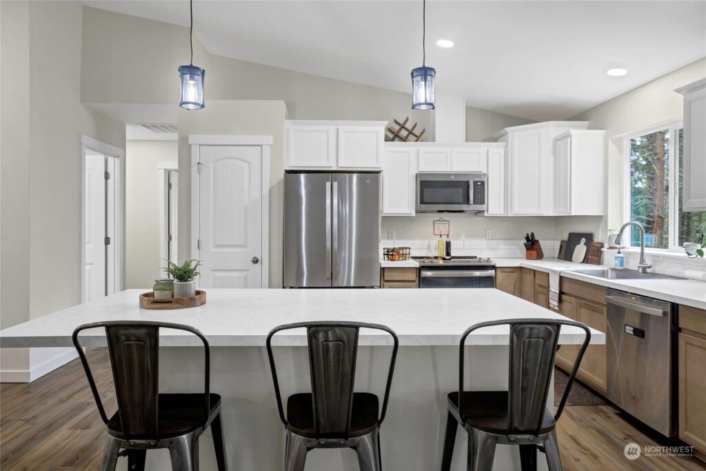 Home Plan 2232 kitchen island.