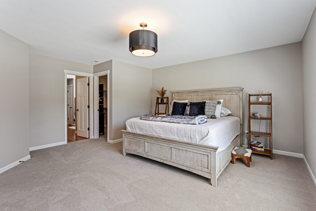 Home Plan 2188 primary suite.