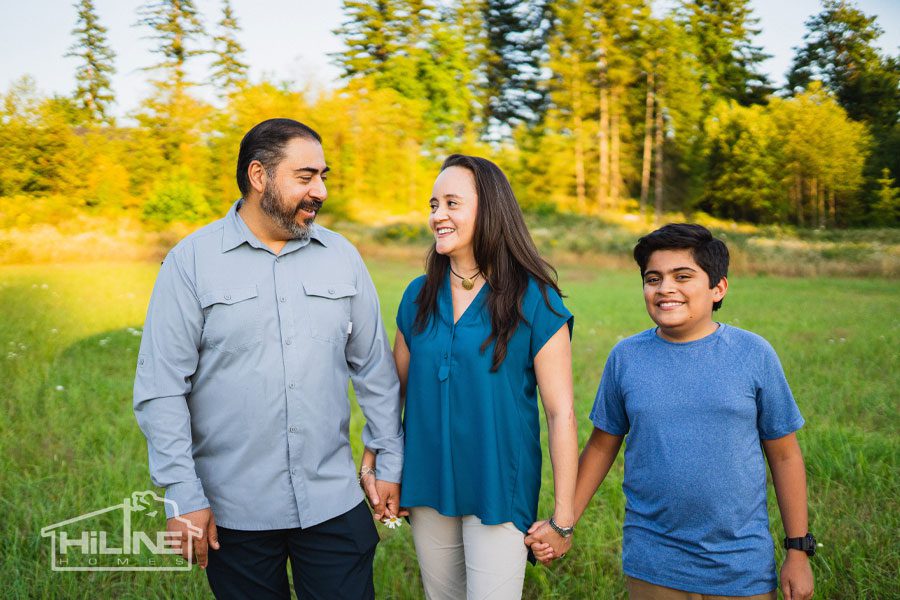 HiLIne Homes family looking for land.