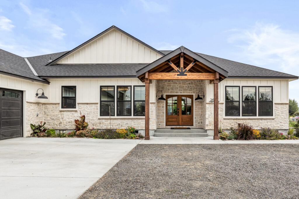 Custom home plan 2443 from HiLine Homes of Yakima.